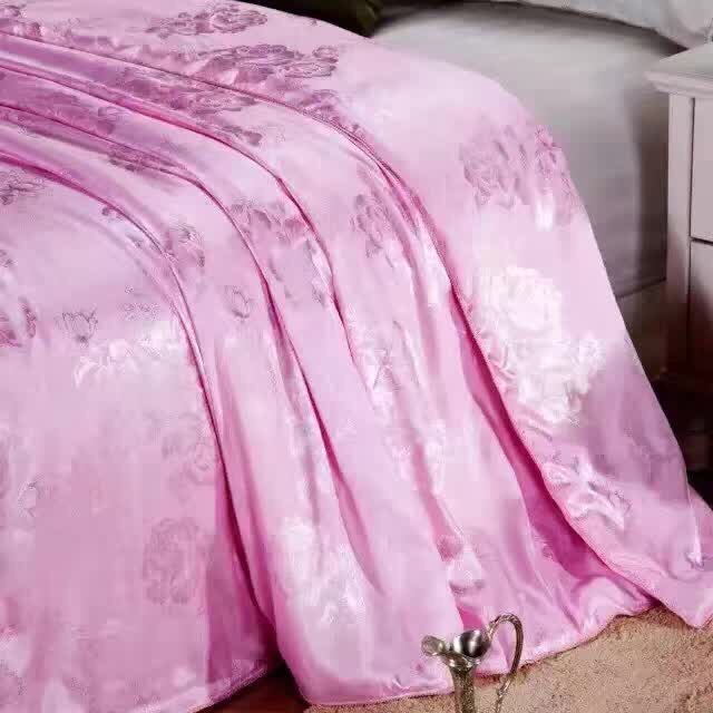 仿真丝粉色蚕丝被